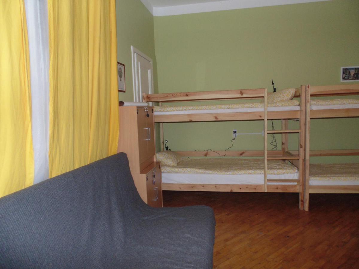 Hostel Motion Краков Экстерьер фото