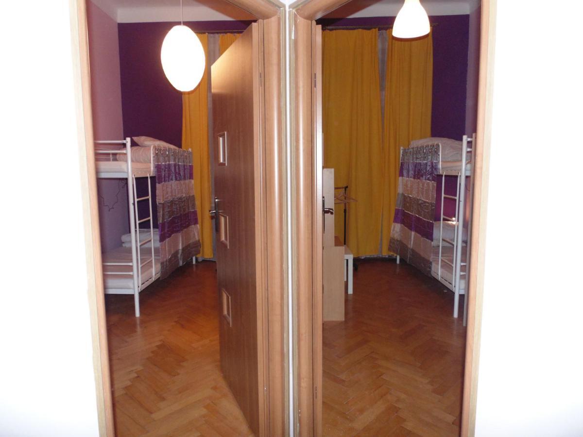 Hostel Motion Краков Экстерьер фото